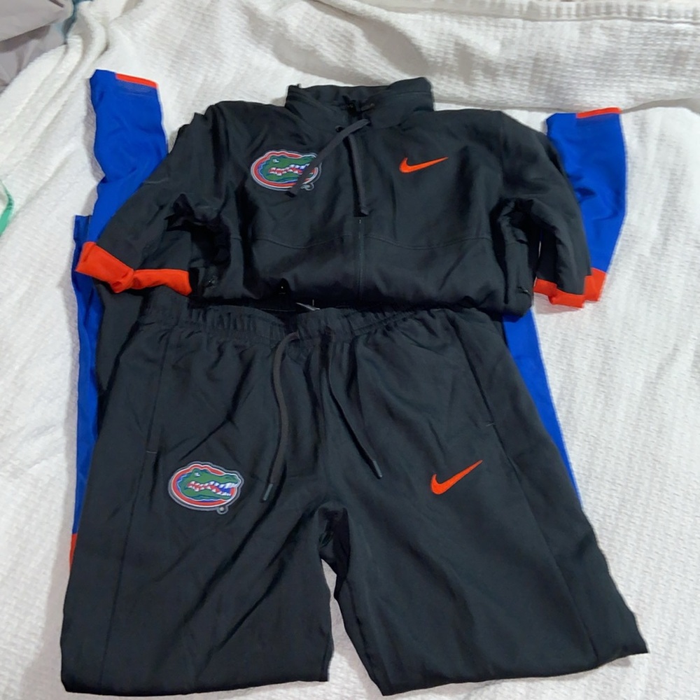 Like new Nike Florida Gators track suit jacket and pants